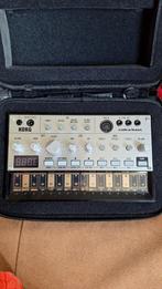 Korg Volca Bass + UDG Tas en adapter - Zo Goed Als Nieuw!, Muziek en Instrumenten, Korg, Zo goed als nieuw, Met koffer of flightcase
