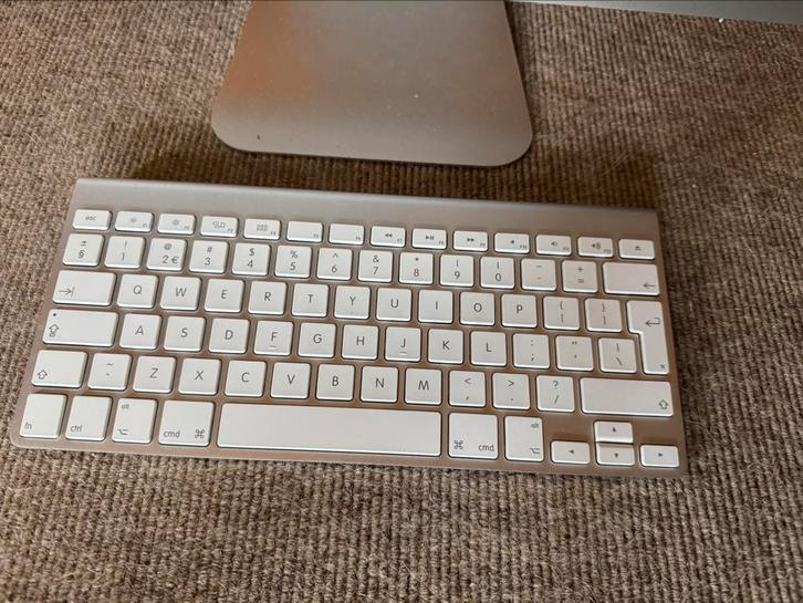 Werkende Apple desktop pc met a1314 toetsenbord en cd speler, Computers en Software, Apple Desktops, Gebruikt, iMac, SSD, 2 tot 3 Ghz