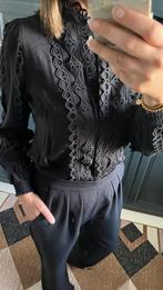 Zwarte kanten blouse van Poools, Kleding | Dames, Blouses en Tunieken, Maat 38/40 (M), Zwart, Ophalen of Verzenden, Zo goed als nieuw