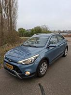 Nette Hyundai i20 Cross 1.0 100 pk 2017 Blauw te koop!, Auto's, Voorwielaandrijving, 40 €/maand, Blauw, Handgeschakeld