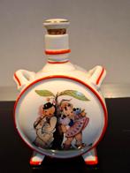 Hongaars drankflesje met afbeelding op voor- en achterkant, Antiek en Kunst, Ophalen of Verzenden