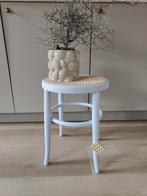 Lila Thonet Krukje met Webbing Zitting - Pastel, Huis en Inrichting, Stoelen, Retro vintage landelijk, Ophalen of Verzenden, Zo goed als nieuw