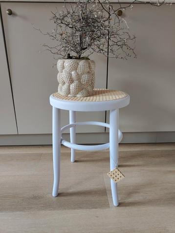 Lila Thonet Krukje met Webbing Zitting - Pastel beschikbaar voor biedingen