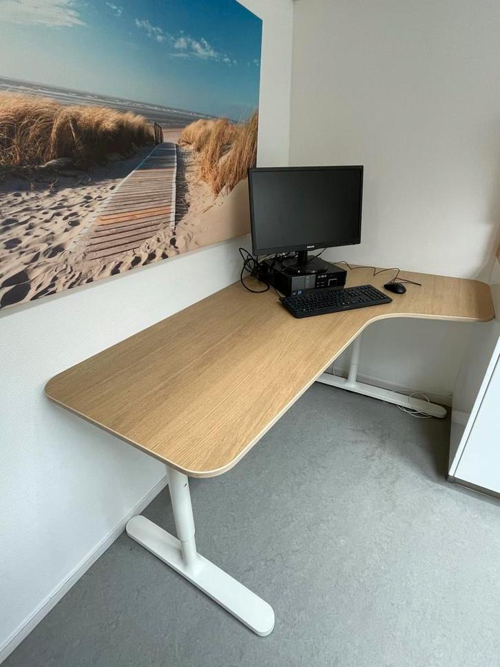 Verstelbaar Bureau Bekant van Ikea, Huis en Inrichting, Bureaus, Gebruikt, Stabureau, In hoogte verstelbaar, Ophalen of Verzenden