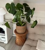 Rotan Bamboe Gevlochten Krukje Tafeltje Bijzettafel Rond, Huis en Inrichting, Ophalen, Minder dan 55 cm, Gebruikt, Rond