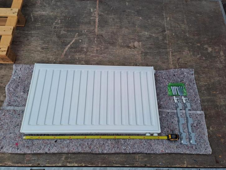 Radson Radiator, Doe-het-zelf en Verbouw, Verwarming en Radiatoren, Zo goed als nieuw, Radiator, 800 watt of meer, 30 tot 80 cm
