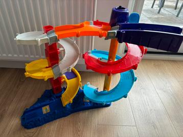 Race autoachtbaan speelgoed Tornado stuntpark beschikbaar voor biedingen