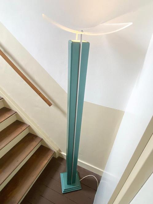 Memphis stijl post-modernistische vloerlamp/jaren 80, Huis en Inrichting, Lampen | Vloerlampen, Gebruikt, 150 tot 200 cm, Hout
