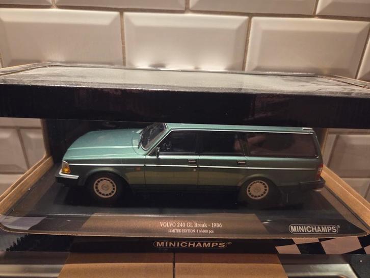 Minichamps Volvo 240 GL Break 1986 - Limited Edition, Hobby en Vrije tijd, Modelauto's | 1:18, Zo goed als nieuw, Auto, MiniChamps