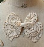 brocante broche van kant, Antiek en Kunst, Ophalen of Verzenden, Dames