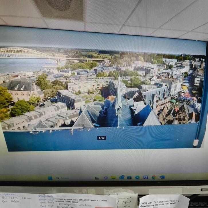 GROTE VINYL POSTER WAALBRUG NIJMEGEN VANAF ST STEVENSTOREN, Verzamelen, Posters, Gebruikt, Overige onderwerpen, A1 t/m A3, Rechthoekig Staand