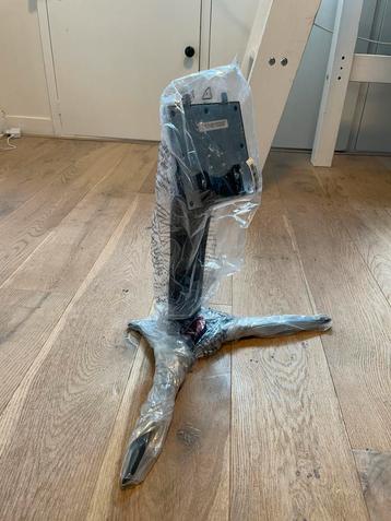 Monitor stand gloed nieuw nooit gebruikt beschikbaar voor biedingen