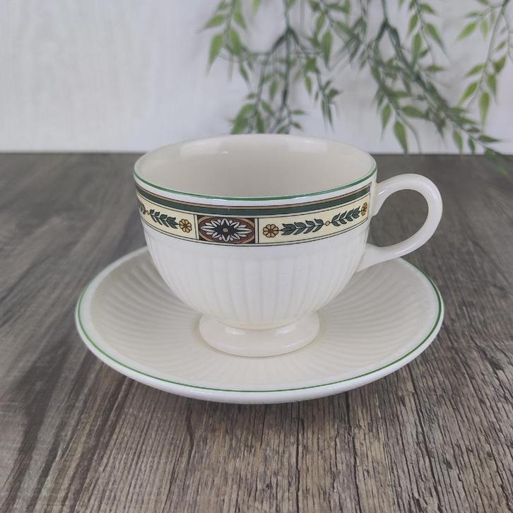 Wedgwood Carlton Theekop & Schotel 9cm, Antiek en Kunst, Antiek | Servies los, Ophalen of Verzenden