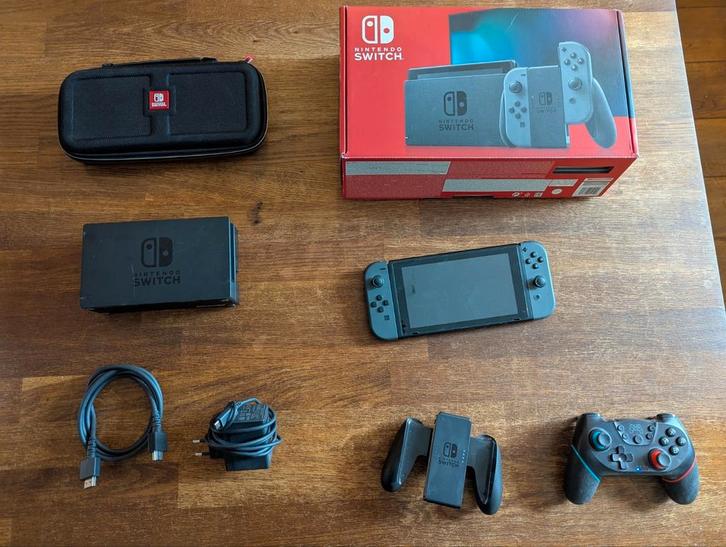 Switch V2 2019, Spelcomputers en Games, Spelcomputers | Nintendo Switch, Zo goed als nieuw, Switch 2019 Upgrade, Met 2 controllers