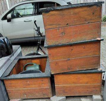 4 x houten plantenbak 56 x 56 x 40 -- 5,00 per stuk  beschikbaar voor biedingen