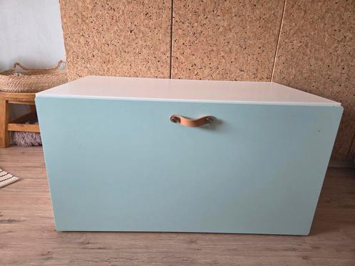 Ikea småstad/ stuva bank en kist lichtblauw, Huis en Inrichting, Woonaccessoires | Kisten, Gebruikt, Minder dan 50 cm, 75 tot 100 cm