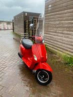 Iva scooter rood, Fietsen en Brommers, Scooters | Overige merken, Ophalen of Verzenden