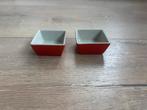 2 rode aardewerk bakjes te koop, Ophalen of Verzenden, Effen, Aardewerk, Schaal of Schalen