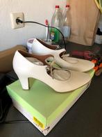 Trouwschoenen maar 40, Kleding | Dames, Trouwkleding en Trouwaccessoires, Ophalen of Verzenden, Zo goed als nieuw, Wit, Accessoires