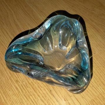 Glazen asbak, blauw beschikbaar voor biedingen