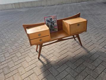 Vintage Deens Kaptafel Dressoir beschikbaar voor biedingen