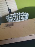 Mooie nieuwe tiara steil Diana, Ophalen of Verzenden, Zo goed als nieuw, Wit, Accessoires