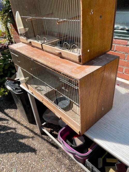2 kooien met laden 12,00 samen en 2 voer en 2 waterflesjes, Dieren en Toebehoren, Vogels | Hokken en Kooien, Broedkooi of Kweekkooi
