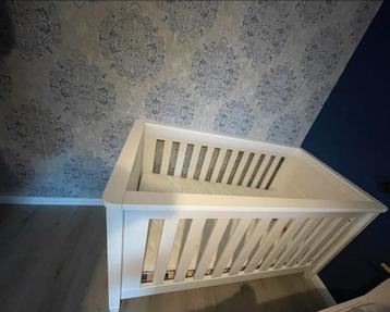 Babydump Meegroeibedje beschikbaar voor biedingen