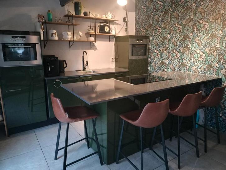 Moderne keuken met kookeiland, Huis en Inrichting, Keuken | Complete keukens, Gebruikt, Met kookeiland, Ophalen of Verzenden