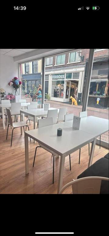 Tafels en stoelen set beschikbaar voor biedingen