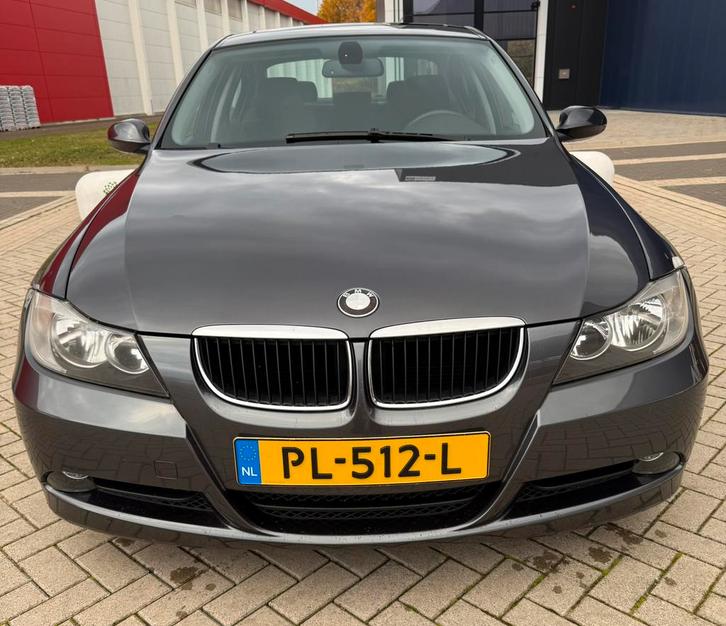 BMW 3-Serie 2.0 I 320 2006 Grijs, Auto's, BMW, Particulier, Elektrische ramen, Benzine, C, Sedan, Handgeschakeld, Geïmporteerd