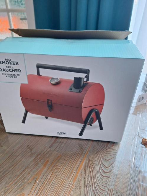 BBQ/ Smoker. Nieuw in doos, Tuin en Terras, Barbecue-accessoires, Nieuw, Ophalen of Verzenden