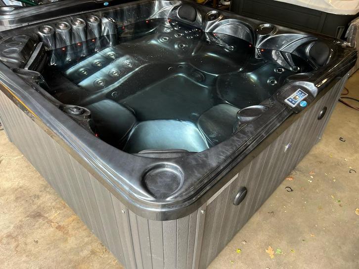 Luxe 5 persoons Spa Praise Classic incl garantie & plaatsing, Tuin en Terras, Bubbelbaden en Hottubs, Zo goed als nieuw, Filter