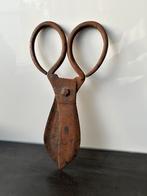 Antieke schaar, Ophalen