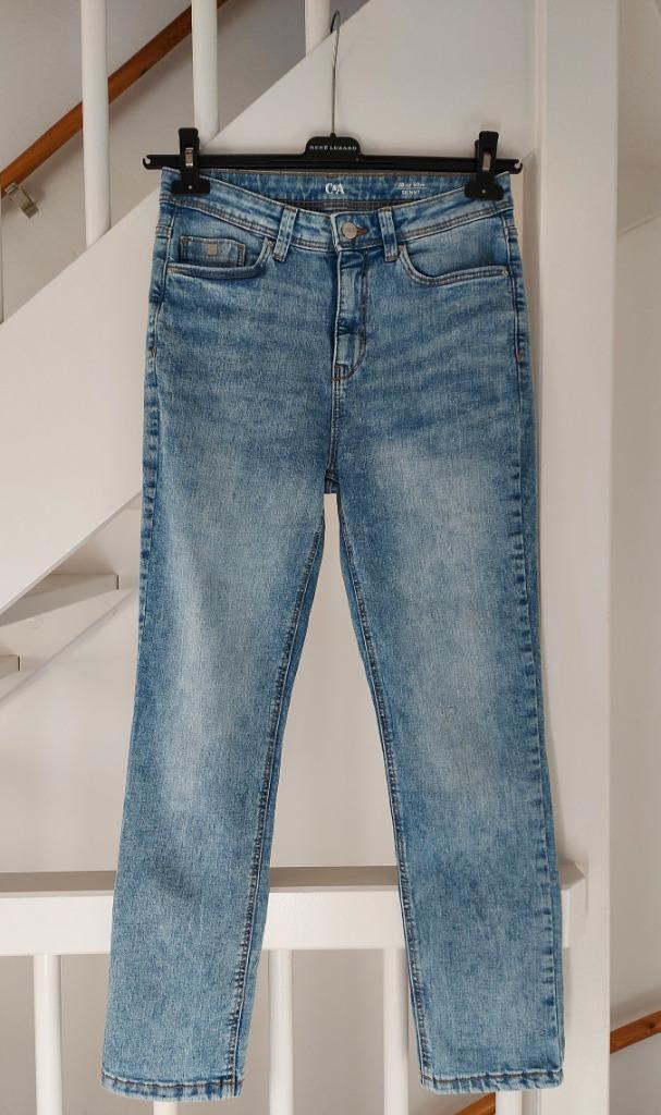 Spijkerbroek / jeans skinny lichtblauw van C&A maat 38, Kleding | Dames, Spijkerbroeken en Jeans, Nieuw, W30 - W32 (confectie 38/40)