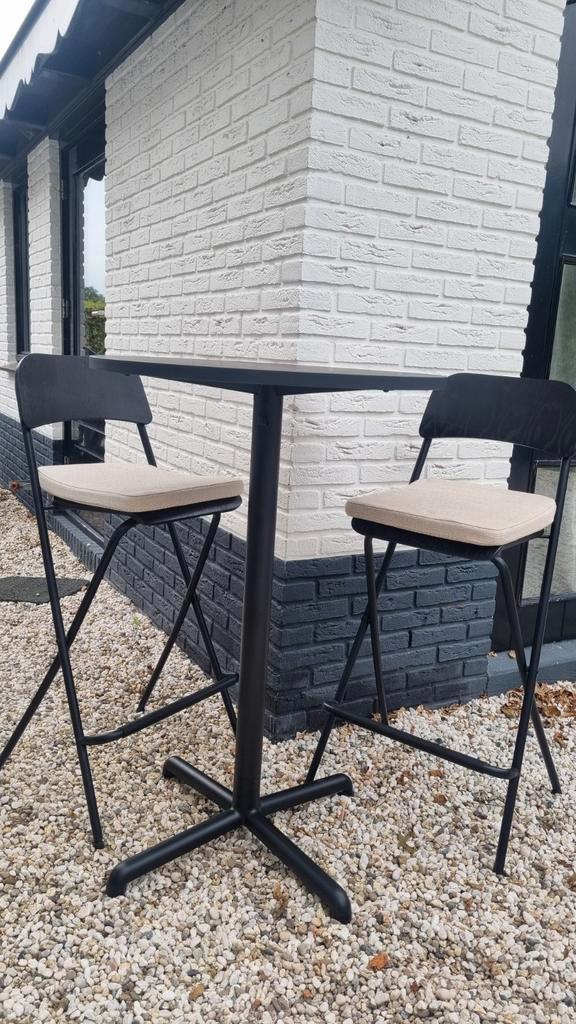 Ikea statafel / bartafel met twee barstoelen en kussentjes, Huis en Inrichting, Barkrukken, Gebruikt, 2 krukken, Ophalen