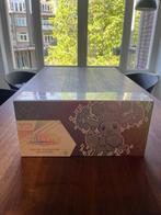 Pokémon Prismatic Evolutions Super Premium Collection, Ophalen of Verzenden, Nieuw, Overige typen, Foil
