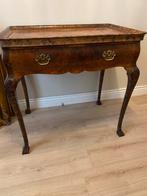 Engelse notenhouten theetafel eind 18e eeuw., Antiek en Kunst, Ophalen