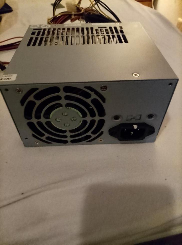 FSP300‑60THA Voeding, Computers en Software, Interne voedingen, Ophalen of Verzenden