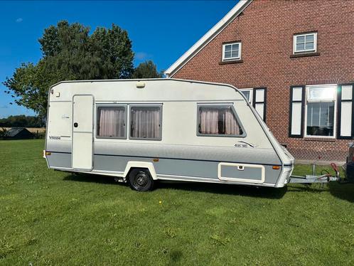 Beyerland vitesse 495 MD MOVER, Caravans en Kamperen, Caravans, Bedrijf, tot en met 4, 750 - 1000 kg, Treinzit, Beyerland, Vast bed