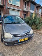Nissan Almera Tino 1.8 2004 Grijs, 65 €/maand, Stof, 4 cilinders, Almera Tino