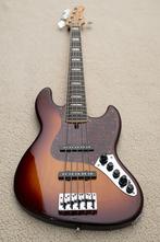 Marcus Miller V7 5-string (1st gen), Muziek en Instrumenten, Snaarinstrumenten | Gitaren | Bas, Ophalen, Zo goed als nieuw, Elektrisch