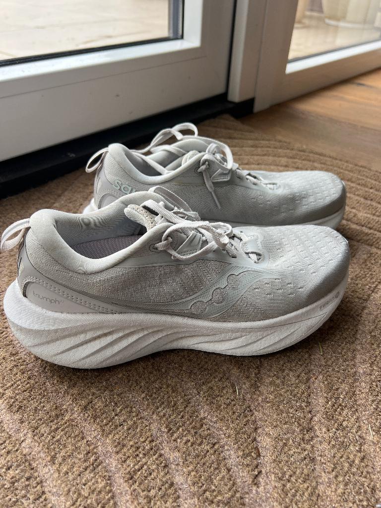 Saucony Thriumph 22 hardloopschoenen, Hardloopschoenen, Zo goed als nieuw, Hardlopen, Saucony