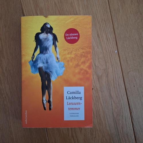Camilla Lackberg - Leeuwentemmer, Boeken, Thrillers, Zo goed als nieuw, Nederland, Ophalen of Verzenden