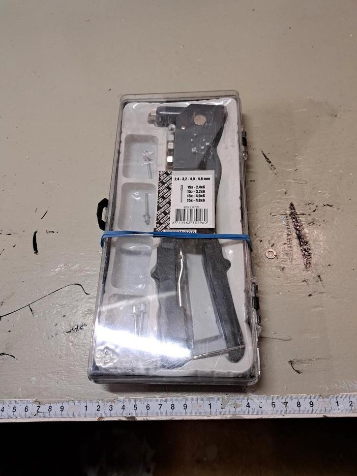 Popnageltang met Rivetten - Dego Rivet, Doe-het-zelf en Verbouw, Gereedschap | Handgereedschap, Nieuw, Ophalen of Verzenden