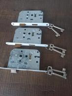 Partij NEMEF sloten met sleutels, Doe-het-zelf en Verbouw, Hang- en Sluitwerk, Ophalen of Verzenden, Gebruikt, IJzer, Slot