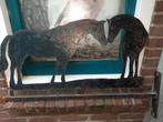 Zwaar metalen (gevel) uithangbord paarden, Ophalen