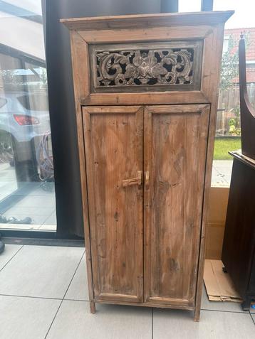 Lange kast 160 cm hoog beschikbaar voor biedingen
