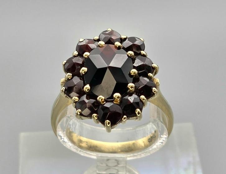 Gouden Vintage ring met edelsteen granaat. 2025/598., Sieraden, Tassen en Uiterlijk, Antieke sieraden, Ring, Goud, Met edelsteen