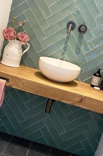 Groene Handvorm Wandtegel met Authentieke Look! Cifre jade beschikbaar voor biedingen